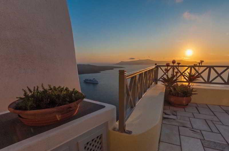 Cori Rigas Suites Fira  Room photo